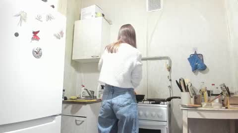 leila_bambi_ online show from March 10, 3:05 pm