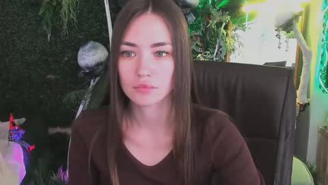 Leila Rai online show from December 2, 2:37 pm