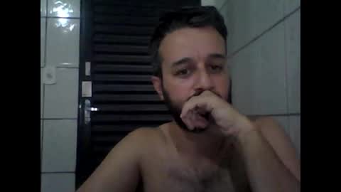 Snapshot of lelefiel chatting on December 23, 7:52 pm Pequeno Urso online show from December 23, 7:52 pm