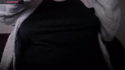 lenagolden online show from March 26, 3:28 pm