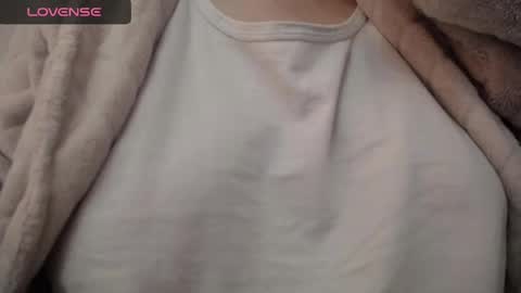 Snapshot of lenagolden chatting on February 21, 6:18 am lenagolden online show from February 21, 6:18 am