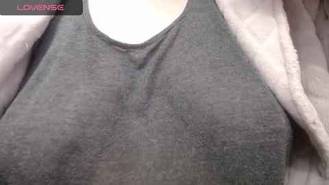 Snapshot of lenagolden chatting on January 6, 2:14 pm lenagolden online show from January 6, 2:14 pm