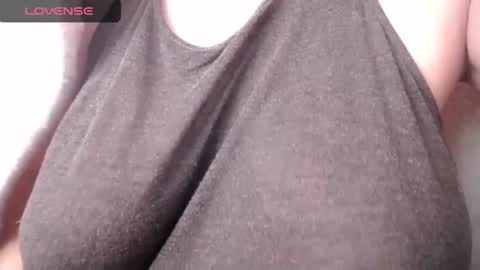 Snapshot of lenagolden chatting on March 8, 9:06 am lenagolden online show from March 8, 9:06 am