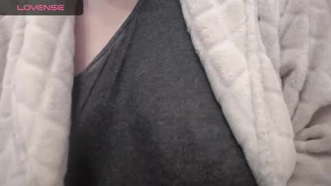 Snapshot of lenagolden chatting on January 31, 2:58 am lenagolden online show from January 31, 2:58 am