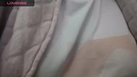 Snapshot of lenagolden chatting on January 29, 3:12 am lenagolden online show from January 29, 3:12 am