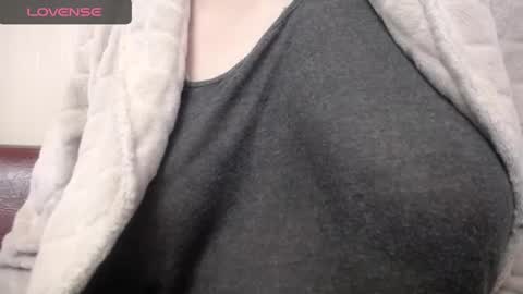 Snapshot of lenagolden chatting on January 30, 2:16 am lenagolden online show from January 30, 2:16 am