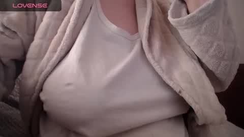 Snapshot of lenagolden chatting on February 20, 9:00 am lenagolden online show from February 20, 9:00 am