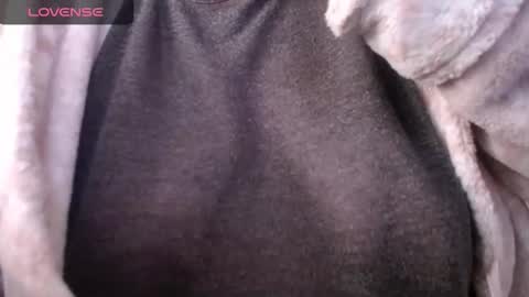 Snapshot of lenagolden chatting on October 15, 9:43 am lenagolden online show from October 15, 9:43 am