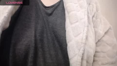 Snapshot of lenagolden chatting on December 7, 3:14 pm lenagolden online show from December 7, 3:14 pm