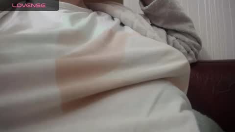 Snapshot of lenagolden chatting on February 13, 10:11 pm lenagolden online show from February 13, 10:11 pm