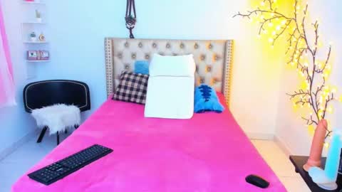 Lena  online show from October 1, 1:10 pm