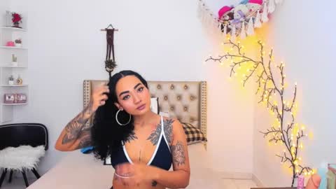 Lena  online show from September 18, 8:35 pm