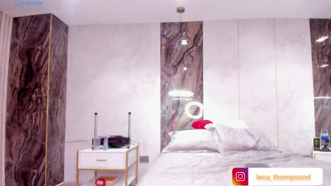 Lenathompson online show from April 4, 7:26 am