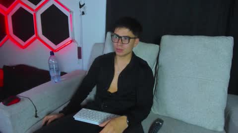 Snapshot of leo_muller chatting on October 3, 3:04 am leo_muller online show from October 3, 3:04 am