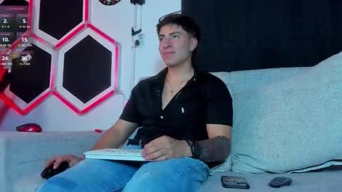 Snapshot of leo_muller chatting on October 16, 12:10 am leo_muller online show from October 16, 12:10 am