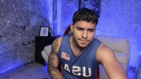 Leo independent model online show from November 16, 10:45 pm