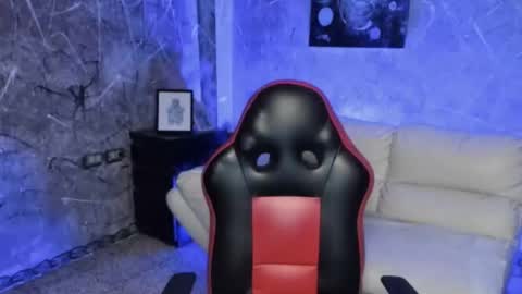 Leo independent model online show from January 16, 2:31 am