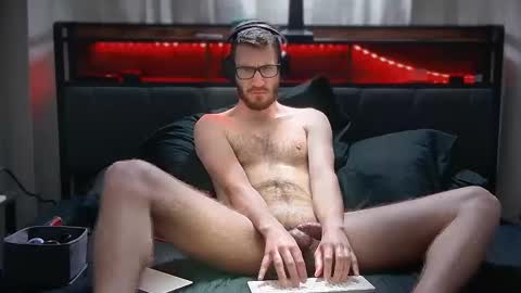 LeoBiggy online show from December 9, 6:55 am