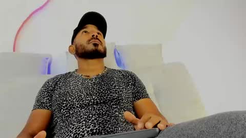 leo  online show from June 8, 1:12 pm