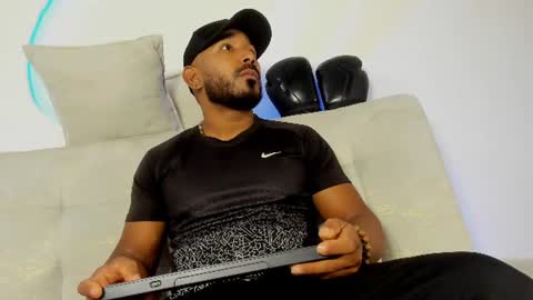 leo  online show from June 12, 1:10 pm
