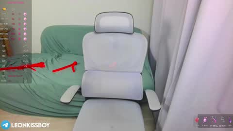 leonkissboy online show from April 3, 4:47 pm