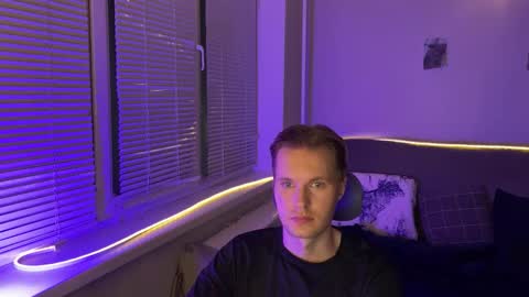 Leon online show from January 17, 7:33 pm