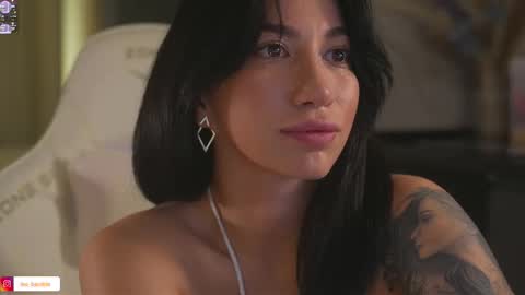 Leora online show from October 27, 5:35 pm