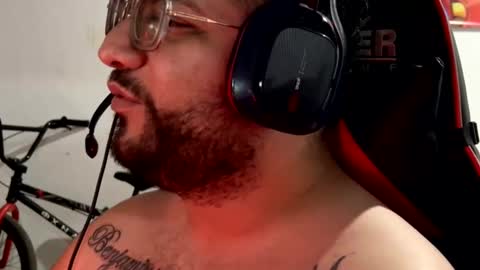 Leo Salvaje online show from November 16, 5:09 am