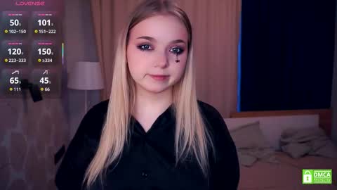 Hello everyone Im Lora Its my first day Were going to have fun together online show from October 29, 5:09 am