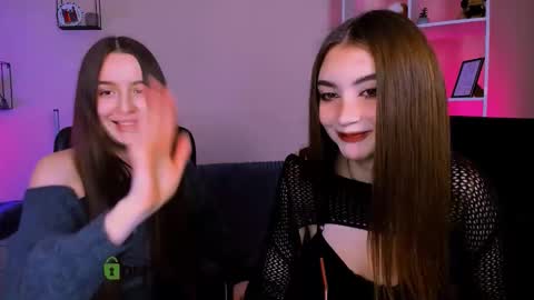 leslie_bird online show from November 22, 10:46 am