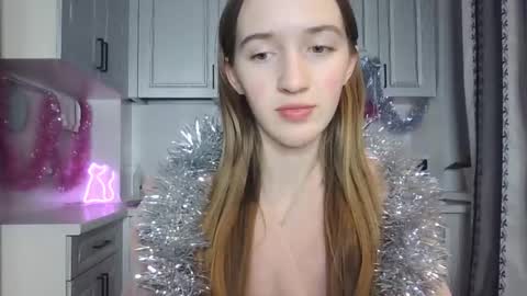  LESLIE   online show from December 26, 12:14 am