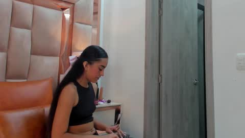 LeslieBush online show from December 14, 12:22 pm