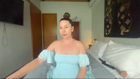 lessya_magic online show from June 18, 6:52 am