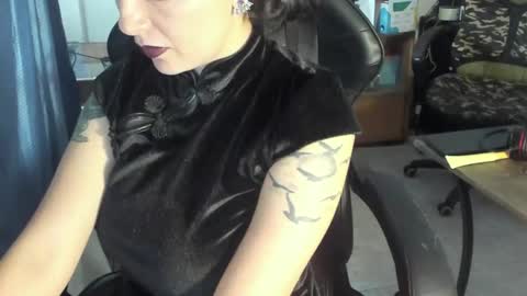 lestatdlion online show from April 1, 1:41 pm