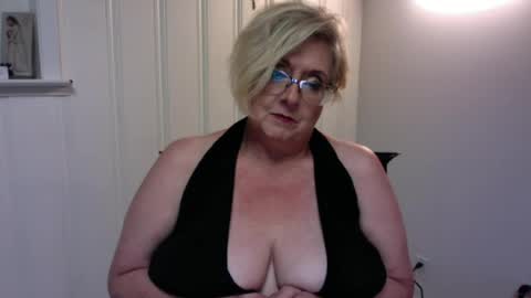 Kat Leandro online show from July 7, 1:29 am