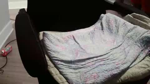 letmesoloher1st online show from April 1, 4:24 am