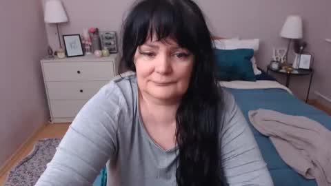 Mary online show from December 18, 2:01 pm