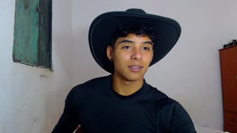 i  am lewis ly EDUARDO MEMDOZA15 online show from April 27, 5:21 pm