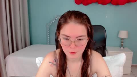 Snapshot of lexalove_doll chatting on October 21, 4:50 am Lexas Room online show from October 21, 4:50 am