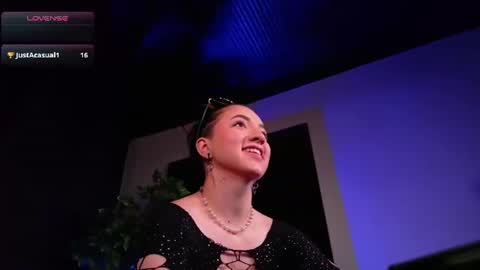 lexavega_ online show from August 6, 11:36 pm