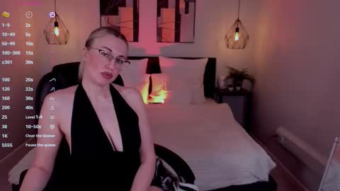 Lexy - Follow me online show from November 25, 6:45 am