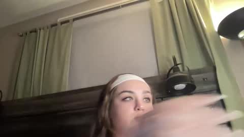 lexiicatt online show from December 18, 3:24 am