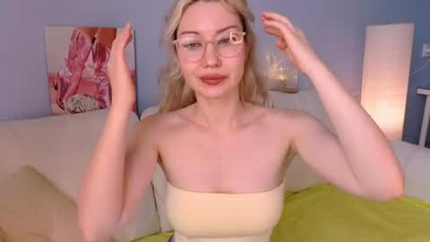 Lily online show from July 25, 6:33 am