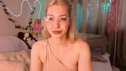 Lily online show from July 2, 2:42 am