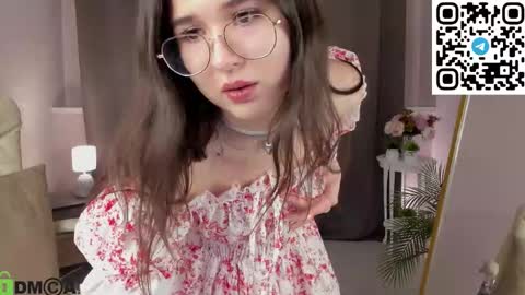 leylamirage online show from February 20, 2:30 pm