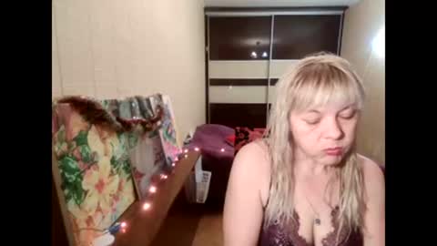 lia independent model online show from January 1, 10:13 pm