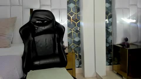 lia_mariana online show from May 17, 8:51 pm