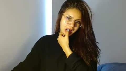 lia_miracle online show from June 2, 9:39 pm