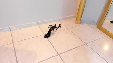 Snapshot of lia_walton__ chatting on March 4, 2:53 pm liz walton online show from March 4, 2:53 pm