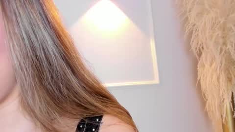 Snapshot of lia_walton__ chatting on March 12, 3:29 pm liz walton online show from March 12, 3:29 pm